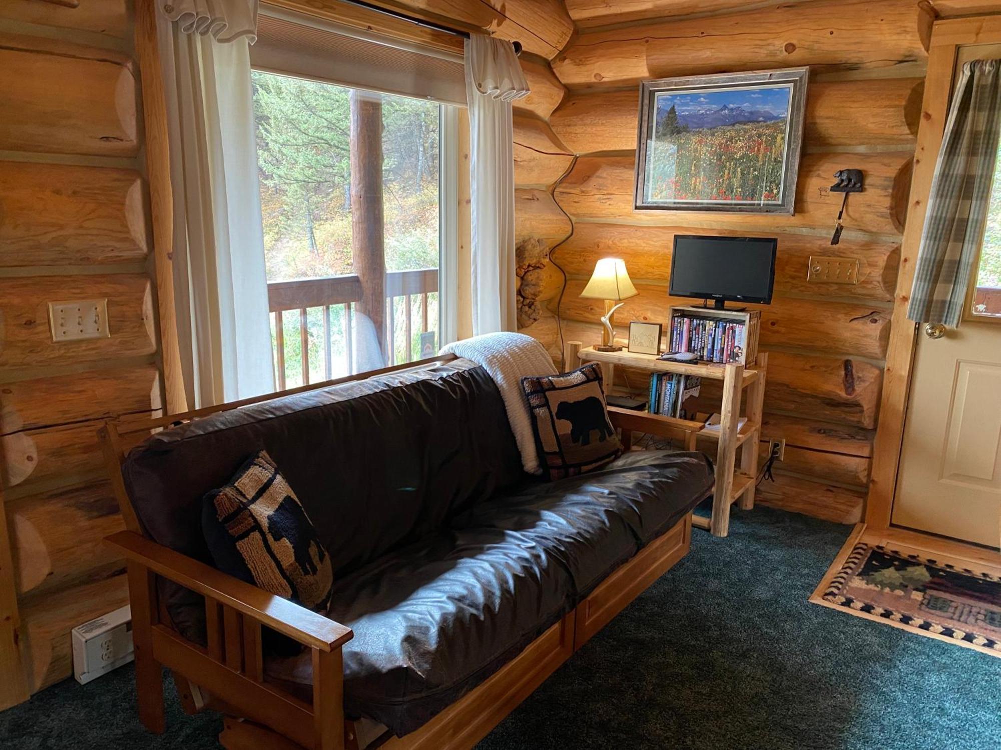 Two Bears Inn Bed & Breakfast Ред-Лодж Экстерьер фото